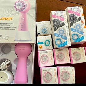Clarisonic Mia Smart 3-in-1 and 18 brush heads